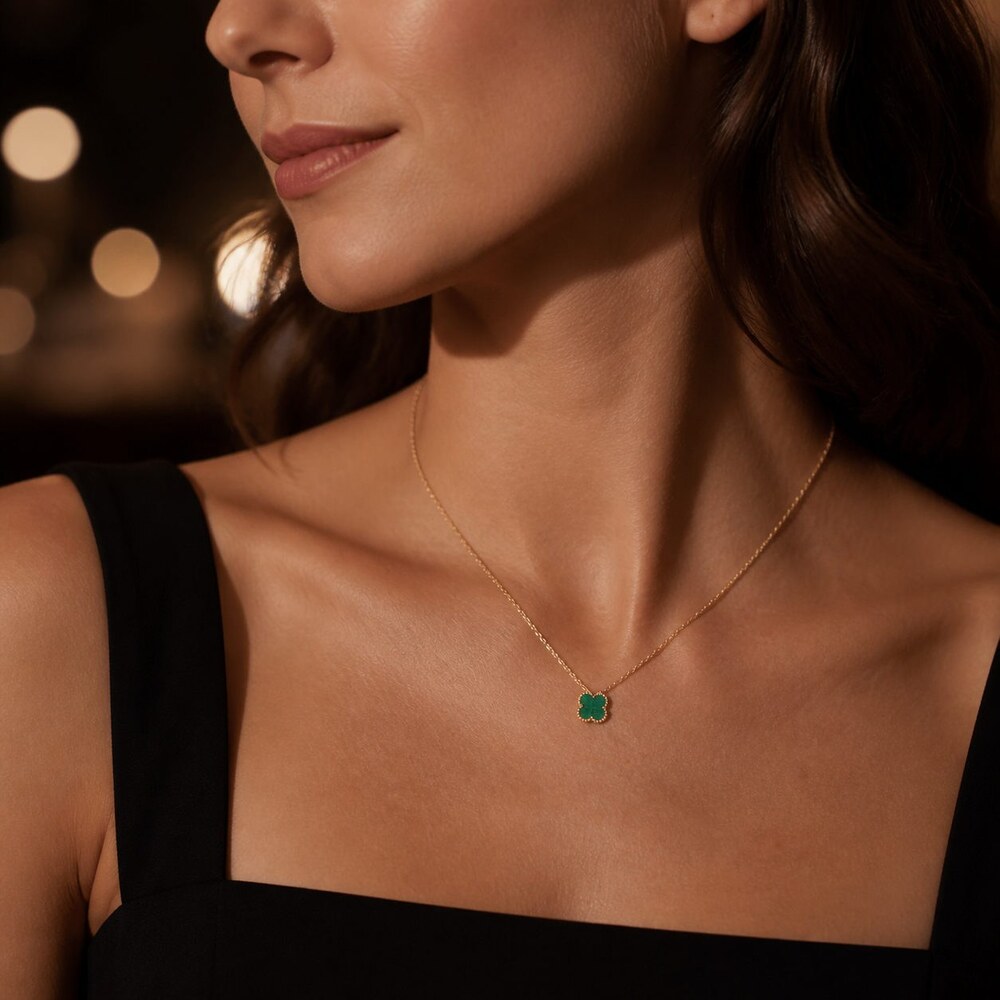 Van Cleef & Arpels Elegant Signature Necklace Style 7 | New with Box - Picture 9 of 9